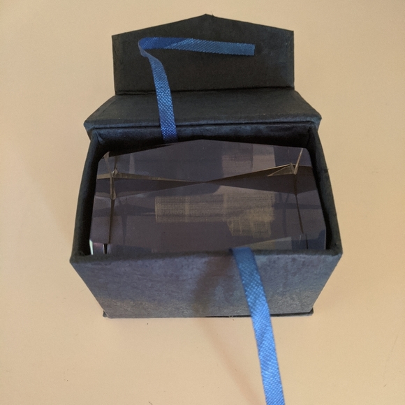 CRYSTAL CUBE ORNAMENT 3D ETCHED - Picture 2 of 7